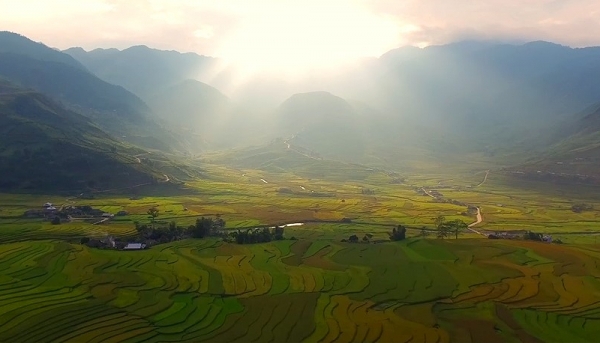 Ngắm Việt Nam đẹp tuyệt vời từ trên cao qua MV “Vươn Cao Việt Nam”